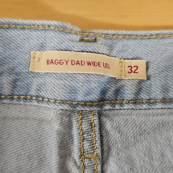 NWT Levi's Baggy Dad Wide Leg Lightwash womans jeans 32x32 - Picture 9 of 14